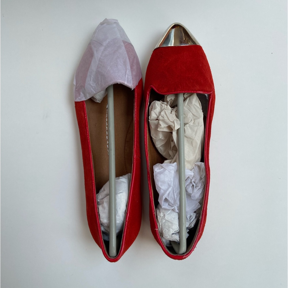 NWOT Dolce Vita Silver toe flats